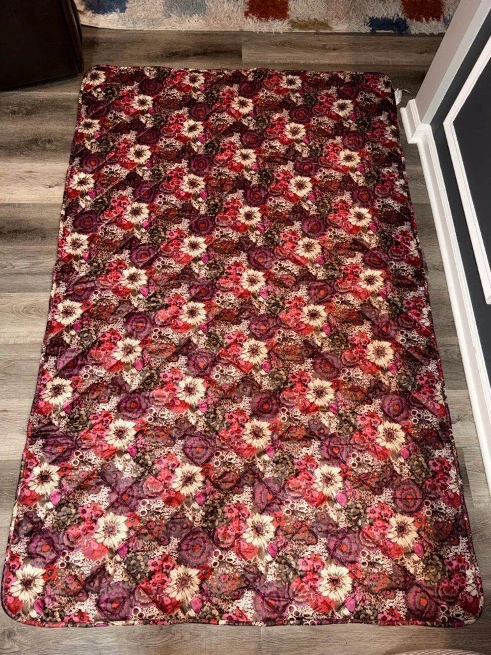 Vera Bradley Quilted Fleece Blanket Rosewood Waterproof Outdoor 50 x 80 in